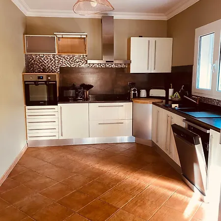 아파트 300 Metres De La Et 생플로랑