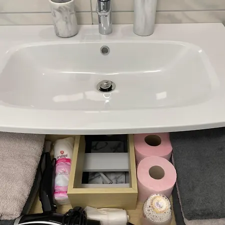 300 Metres De La Et *