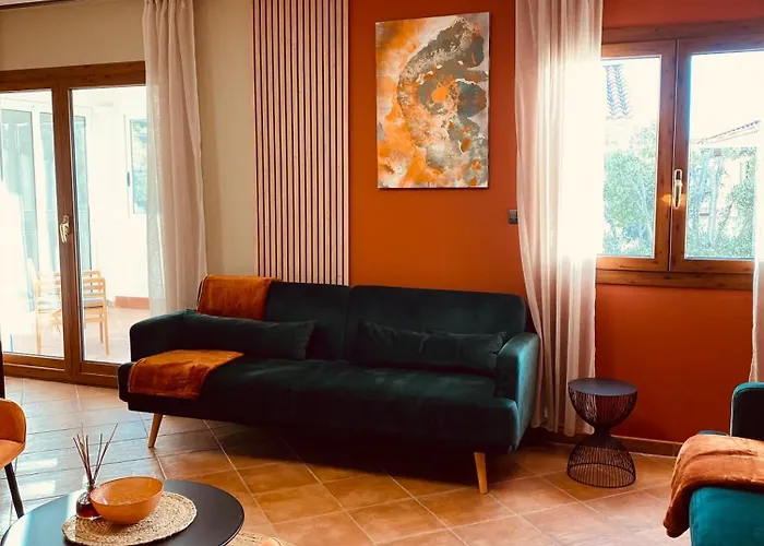Apartment 300 Metres De La Et