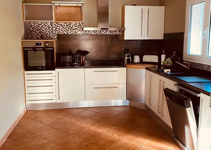 Apartment 300 Metres De La Et Saint-Florent (Corsica)