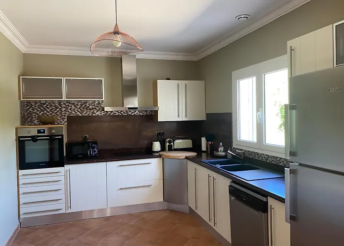Apartment 300 Metres De La Et Saint-Florent (Corsica)